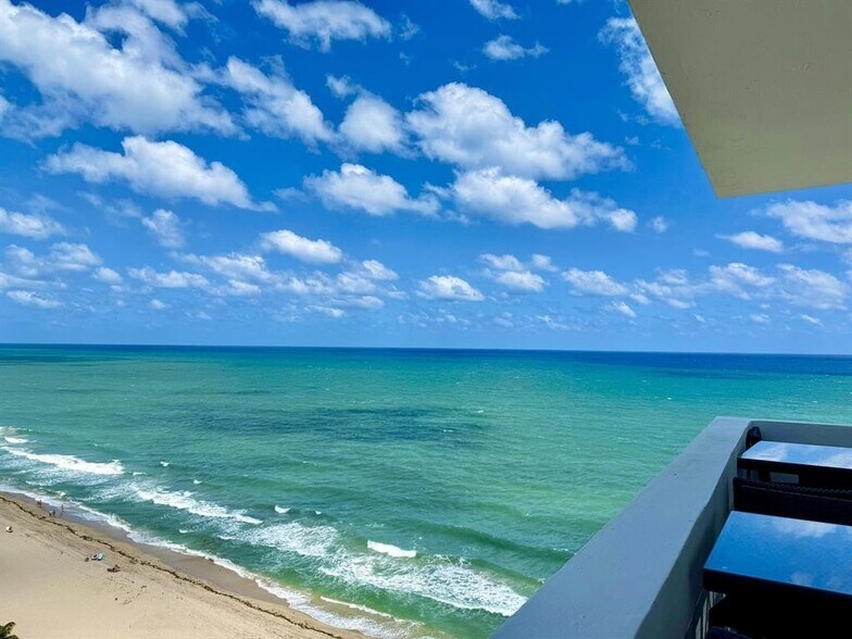 Building Photo - 4250 Galt Ocean Dr