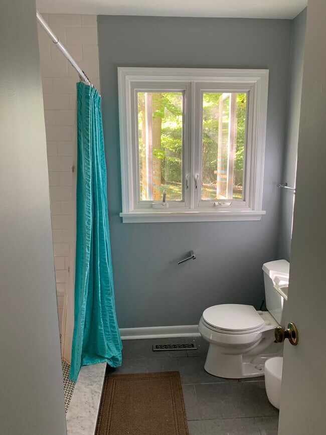 Bathroom - 5 Cliffholme Rd