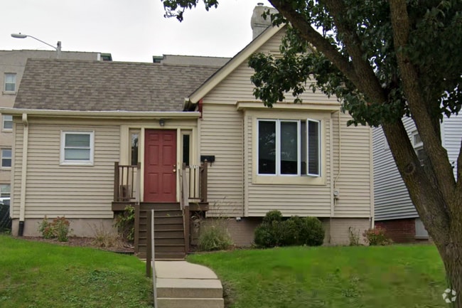 Building Photo - 2032 W Michigan St