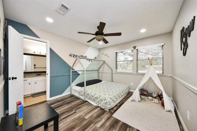 Building Photo - 12307 Lusterleaf Dr