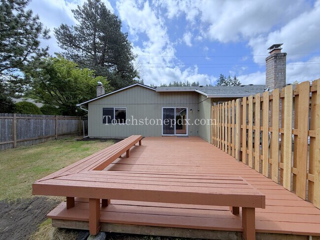 Building Photo - 2024-DIVIS