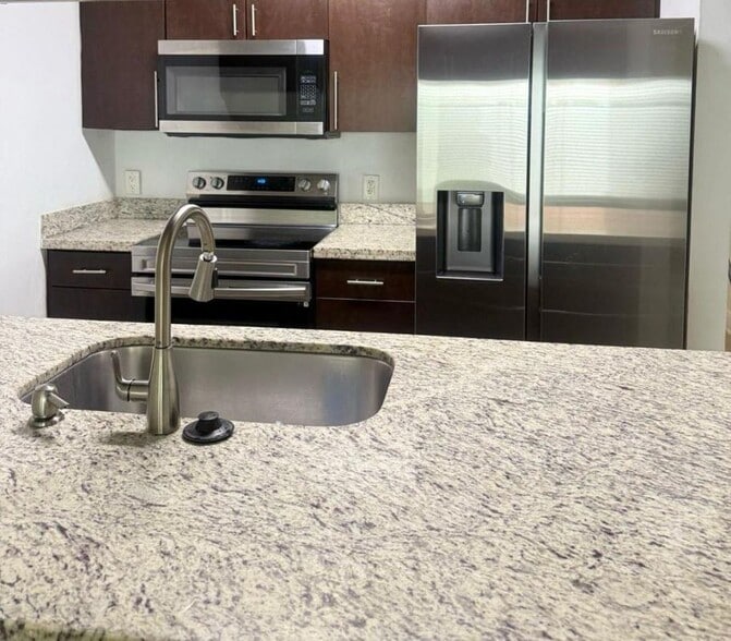 Building Photo - 5820 Albert Rd