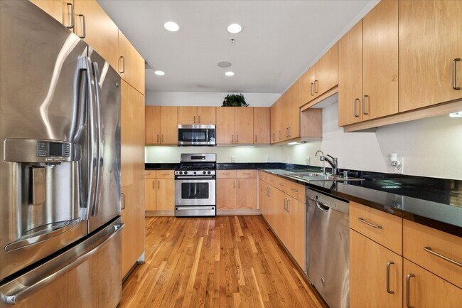 Building Photo - 5055 Addison Cir