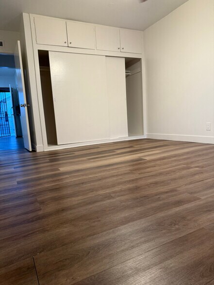 Building Photo - 1339 N Hobart Blvd