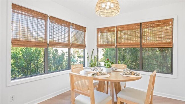 Building Photo - 512 S Harbour Oaks Dr