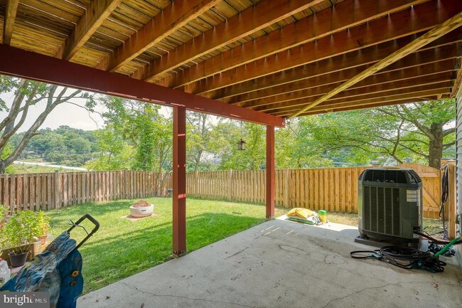 Building Photo - 3760 Bonnybridge Pl