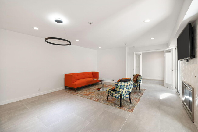 Building Photo - 280 S Avenida Caballeros