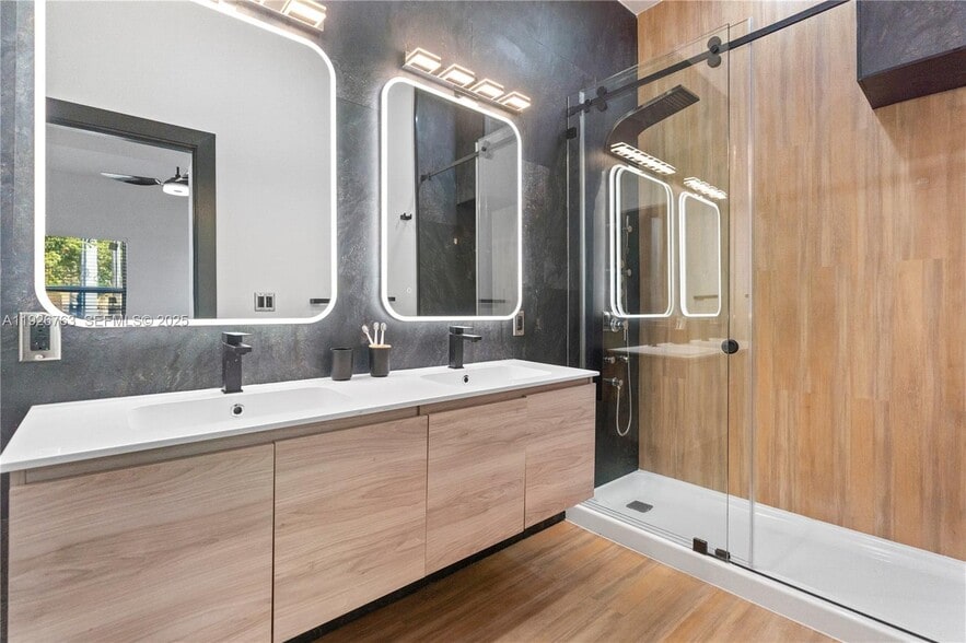 Building Photo - 601 SW 1st St