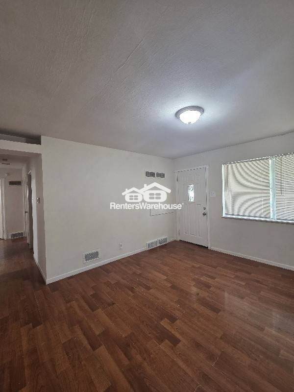 Building Photo - 10732 Spring Garden Dr