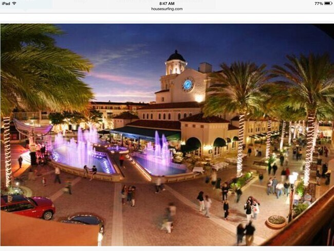 Walk to citiplace The Square - 600 S Dixie Hwy