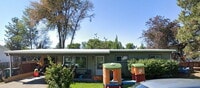 Building Photo - 3 Bed 2 Bath Single Family Home Available July 21 - Family oriented neighborhood - walk around th...