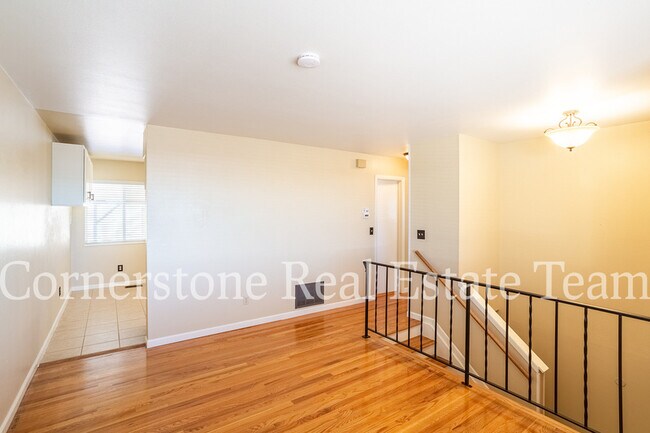 Building Photo - 692 Bridger Dr