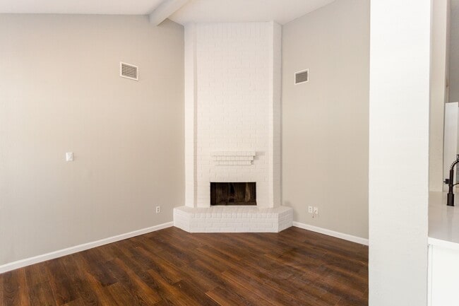 Building Photo - 5115 Beaver Hollow Dr