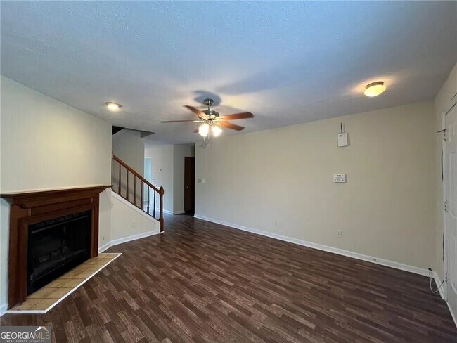 Building Photo - 1183 Red Oak Cove