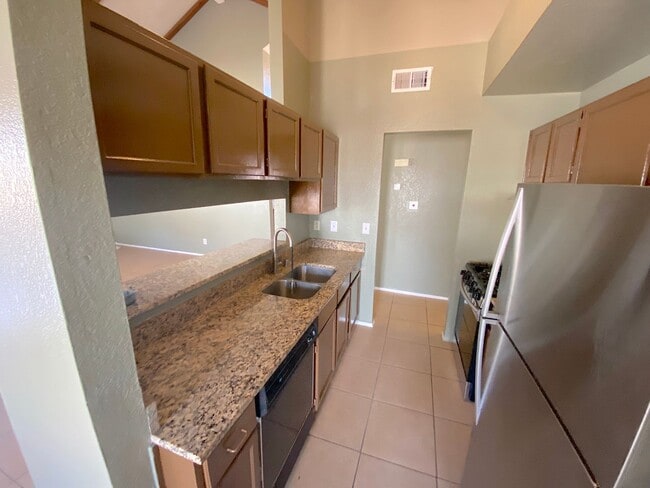 Building Photo - Northeast El Paso 3 bed2 bath