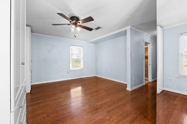 Building Photo - 122 CR - 4936