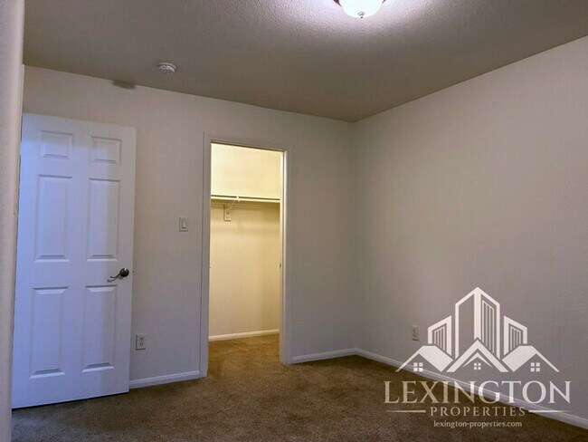Building Photo - Stunning, 2BD/1BA, Condo in the Villaggio Community off Madison Ave. and Auburn Blvd.!
