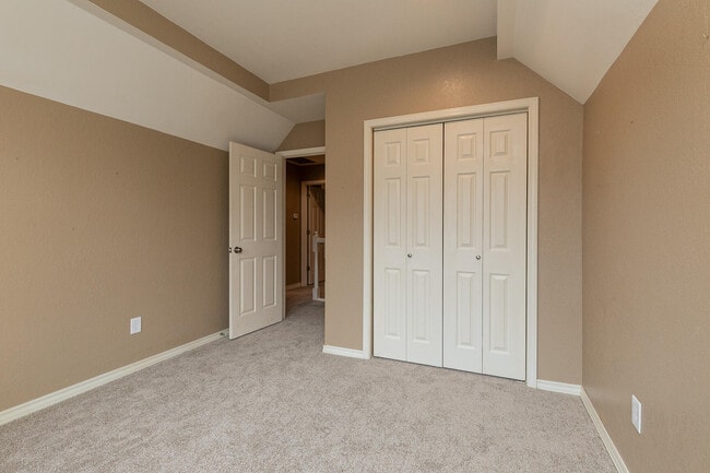 Building Photo - 5095 S Wanda Gray Ave