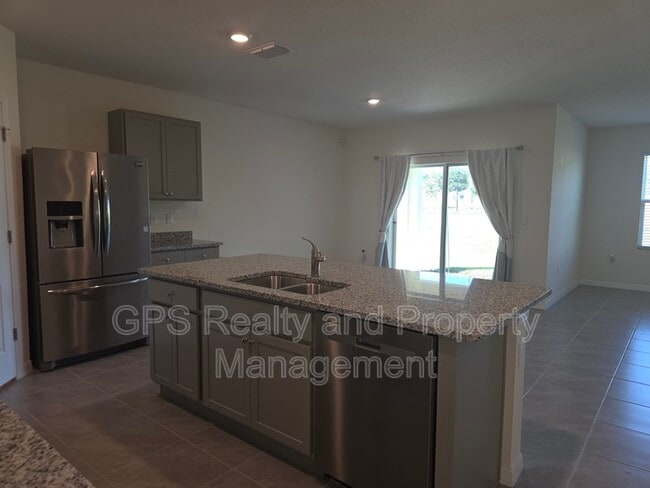 Building Photo - 33409 Country House Dr