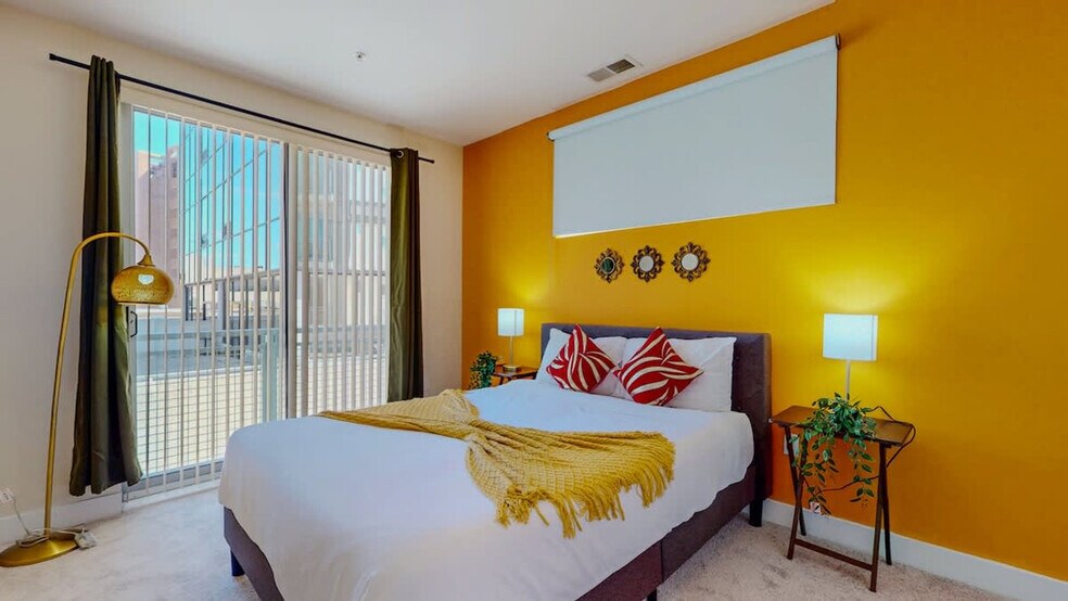 Building Photo - 545 Bedford St