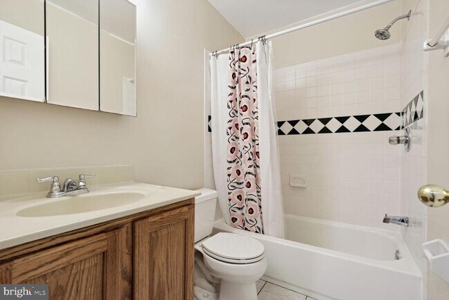 Building Photo - 1535 Chatham Colony Ct