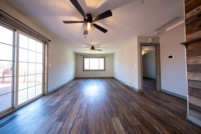 Building Photo - 1705 Slater Ln