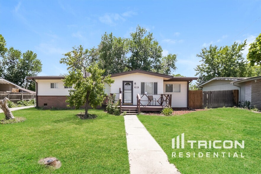 Primary Photo - 2530 Cottonwood Dr
