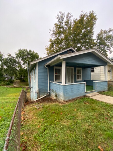 Building Photo - 1869 Marshall Ave