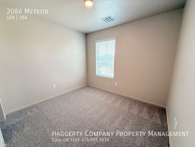 Building Photo - 2086 Meteor-