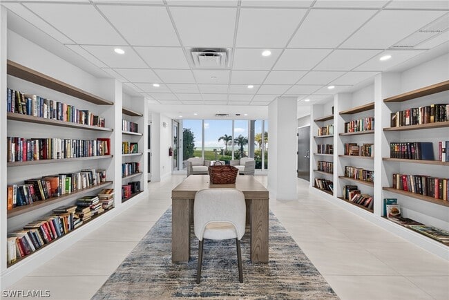 Building Photo - 3443 Gulf Shore Blvd N