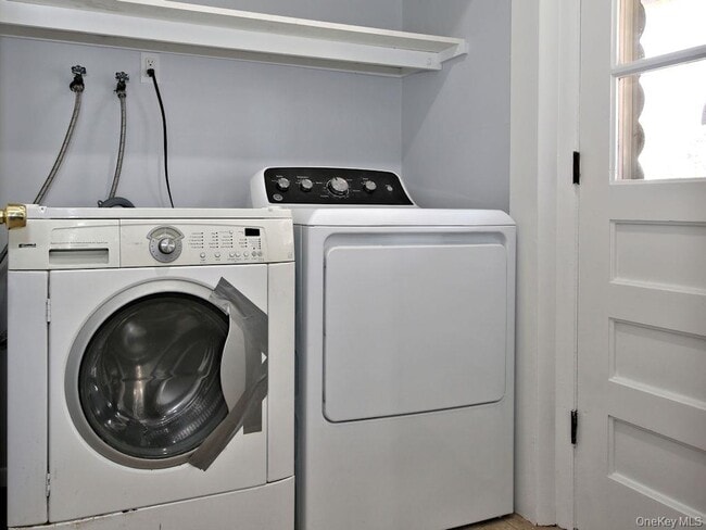 Building Photo - 47 Henry Ave