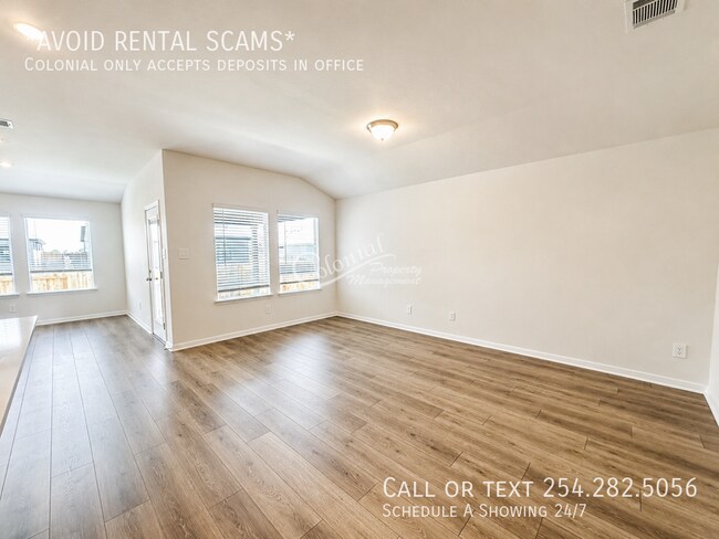 Building Photo - 105 Fossil Dr