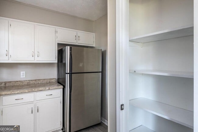 Building Photo - 580 Downing St