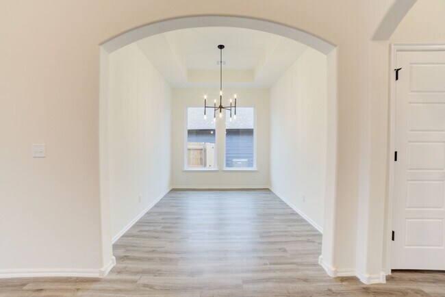 Building Photo - 4 BEDROOM CAPITAL HOME IN SAND SPRINGS!!!