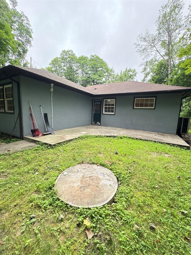 Building Photo - 42 Burlison Ave