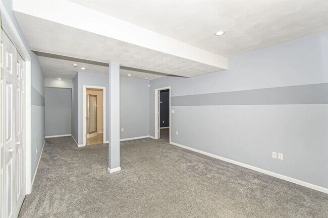 Building Photo - 1075 New Village Dr NW