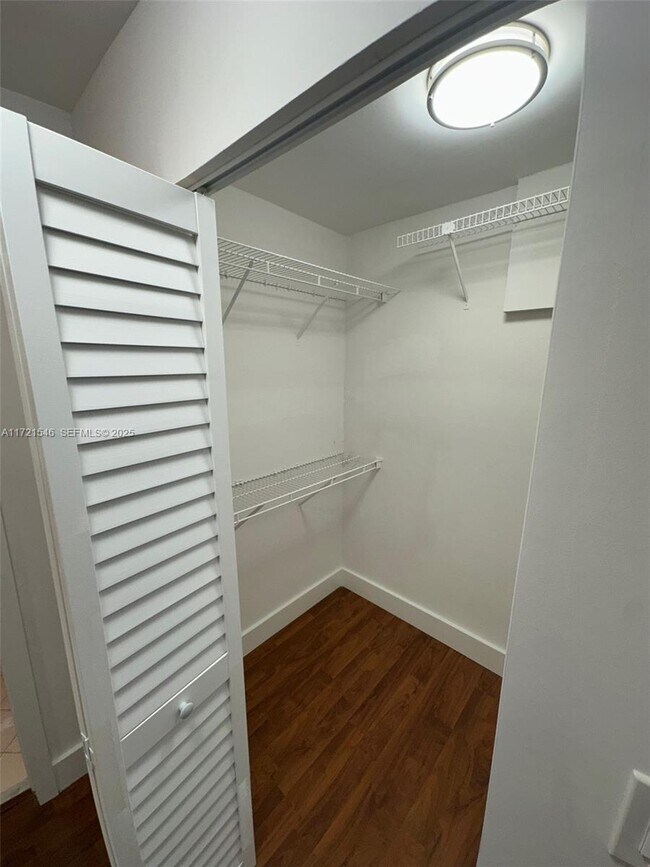 Building Photo - 1666 West Ave