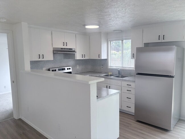 Building Photo - 1600 SE 168th Ave