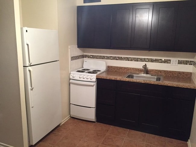 Building Photo - 3100 Arsenal St