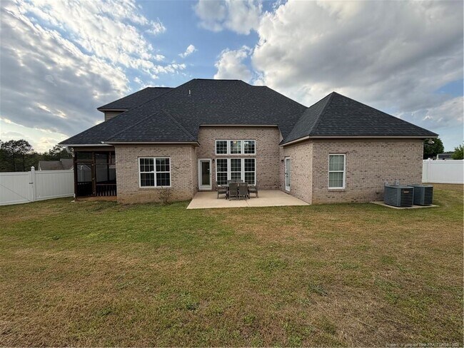 Building Photo - 115 Dairy Ct