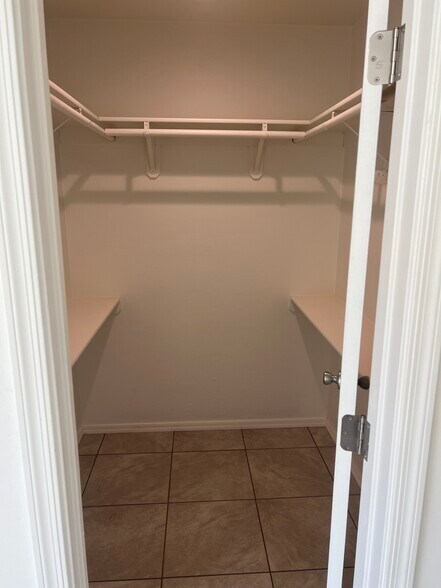 Building Photo - 1176 Menta Ct