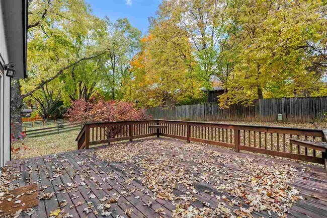 Building Photo - 16 Penfro Dr