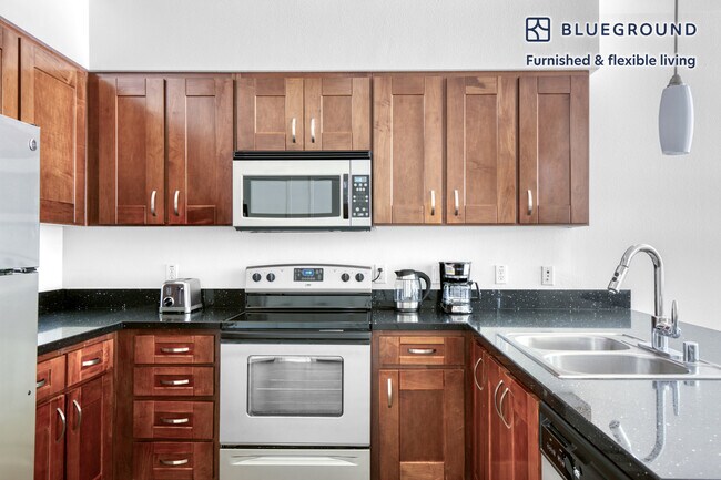 Building Photo - 4041 Radford Ave
