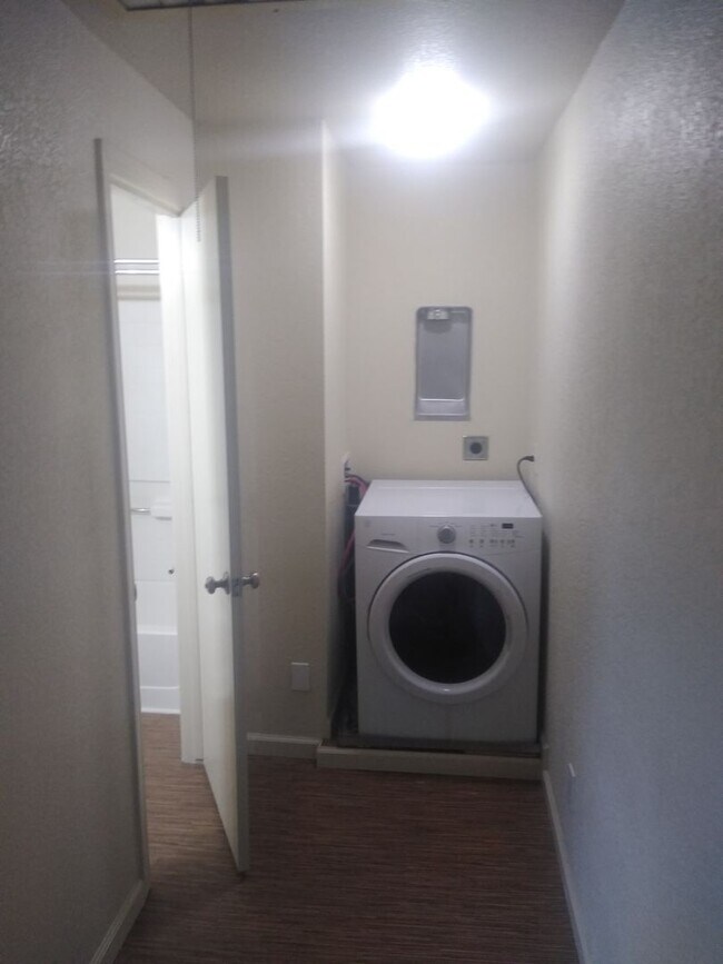 Building Photo - 2 Bedroom Single Family Home in Loomis-Bri...