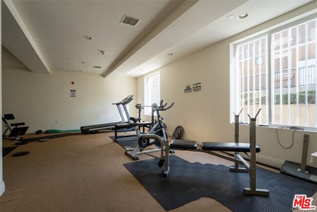 Building Photo - 4100 Wilshire Blvd