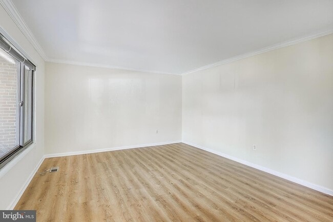 Building Photo - 9040 Centerway Rd