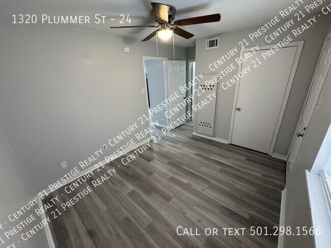 Building Photo - 1320 Plummer St