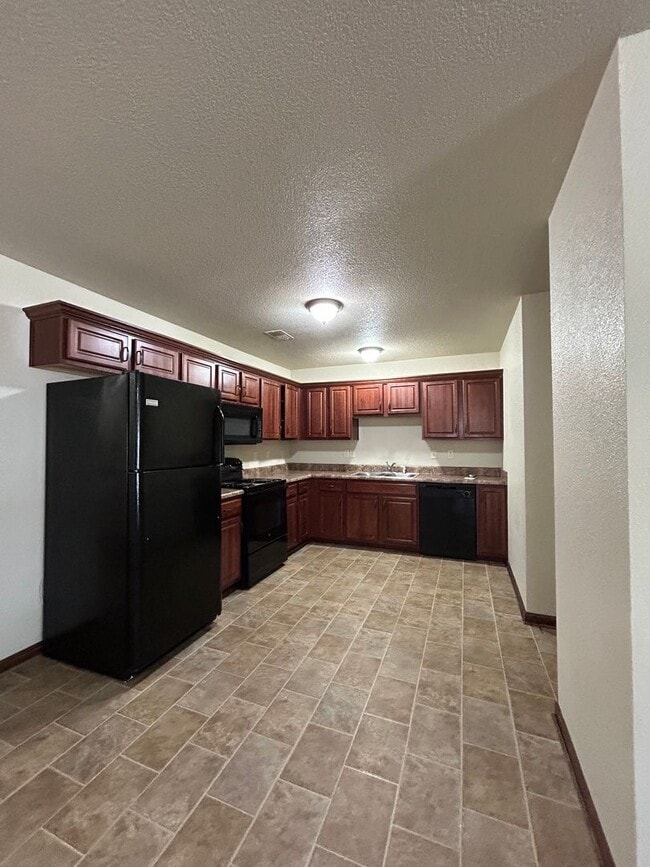 Building Photo - 132 SE Rock Garden Ln