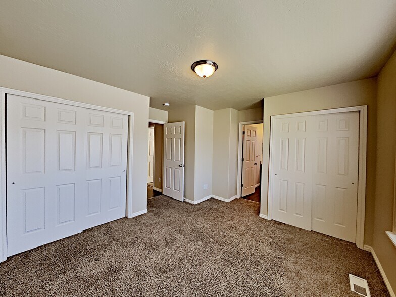 Building Photo - 163 Crystal Bay Dr