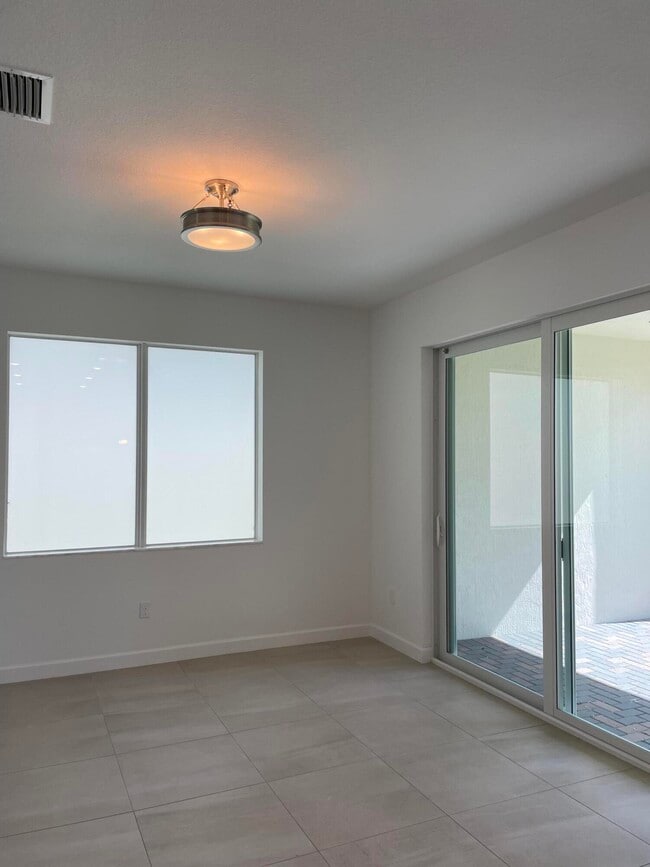 Building Photo - 1535 Verawood Ln